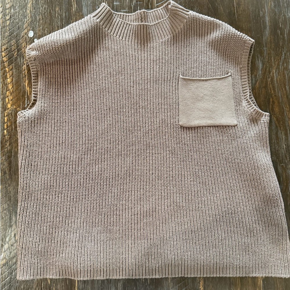Sleeveless Knit Pocket Sweater Vest - Taupe